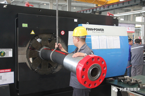 雙編織工業(yè)軟管：適用于嚴(yán)苛應(yīng)用的革命性解決方案